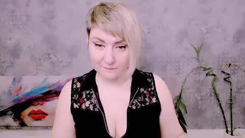 djullia online show from March 21, 8:09 am