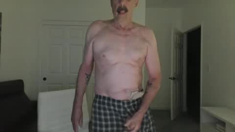 dkallencat1 online show from April 19, 10:05 am