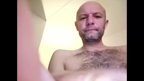 dobryjebaka84 online show from April 13, 11:20 pm