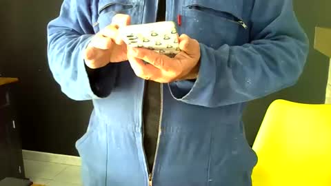 Alex online show from December 2, 11:29 am