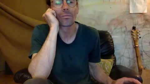 Snapshot of dogstarmanitee chatting on October 5, 8:34 am dogstarmanitee online show from October 5, 8:34 am