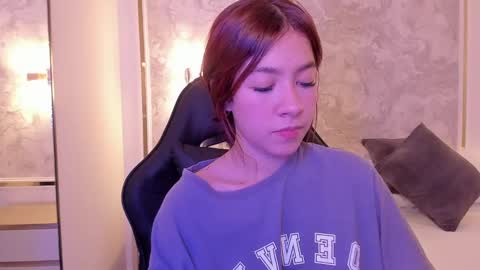 Snapshot of doll_eyeess_ chatting on September 19, 2:59 am D online show from September 19, 2:59 am