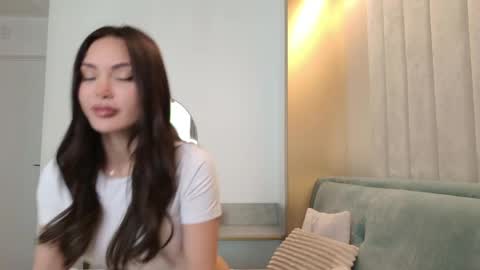 Lexi online show from April 16, 6:46 am