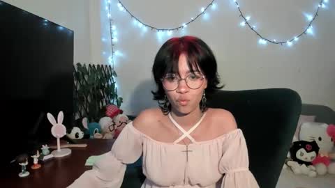 mina online show from November 6, 4:48 am