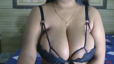 Snapshot of dolly_2 chatting on February 23, 4:50 am dolly_2 online show from February 23, 4:50 am