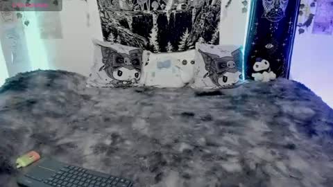 dolly_bones online show from June 18, 6:52 am
