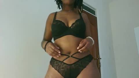 Snapshot of domecesy chatting on September 22, 1:04 pm Amarie noels online show from September 22, 1:04 pm