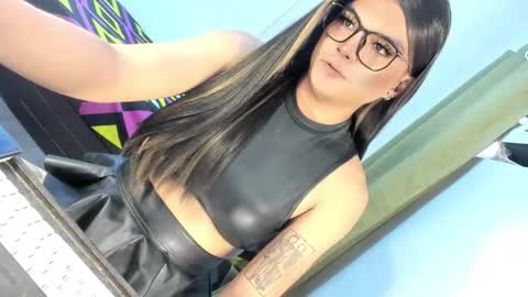Snapshot of domina_angela chatting on October 7, 5:36 am ANGELA online show from October 7, 5:36 am