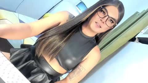 Snapshot of domina_angela chatting on September 25, 5:31 pm ANGELA online show from September 25, 5:31 pm