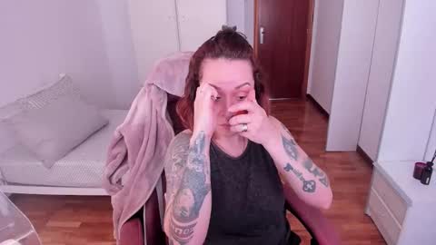 Snapshot of domina_deivis chatting on October 7, 8:10 am I WILL BE BACK ON WEDNESDAY DECEMBER 4 0100AM COLOMBIA TIME online show from October 7, 8:10 am