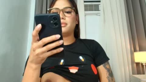 CALL ME BABY BELLA online show from May 27, 1:23 am