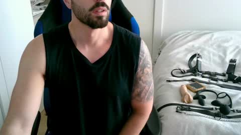 DominatedTitan online show from May 10, 6:53 am