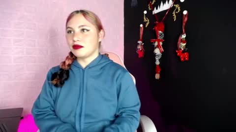   online show from January 6, 7:40 pm