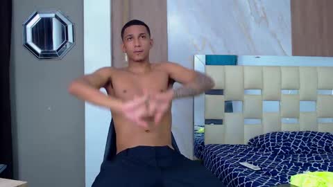 dominic_smith_ online show from April 6, 4:46 am