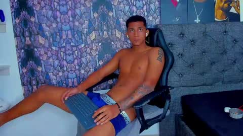 dominic_smith_ online show from January 27, 5:58 am