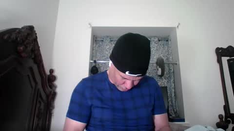 luis online show from March 9, 6:56 pm