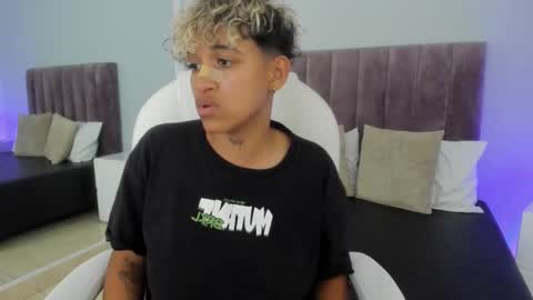 Dominick  online show from February 12, 1:30 am