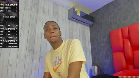 Snapshot of dominicsccott chatting on March 3, 12:50 pm Dominicscott online show from March 3, 12:50 pm