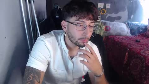 Snapshot of dominus_kane chatting on October 22, 7:15 pm dominus_kane online show from October 22, 7:15 pm