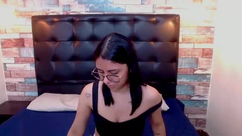 DONA Y CARL online show from December 12, 5:10 am