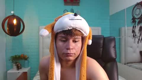 dondanys online show from October 15, 7:58 pm