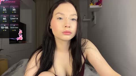 Stacy online show from December 1, 6:39 pm