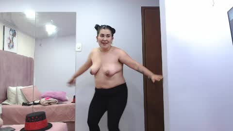 Anny online show from March 31, 2:50 pm