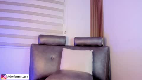 dorian_mystery online show from February 19, 1:49 am