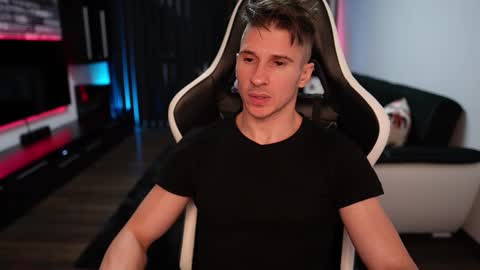 Dorian Reyes online show from October 2, 9:57 pm