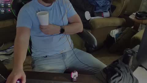 Snapshot of dotyoureyezez chatting on September 22, 7:07 pm DotYourEyezez  online show from September 22, 7:07 pm