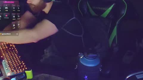 Snapshot of dotyoureyezez chatting on February 14, 8:10 am DotYourEyezez  online show from February 14, 8:10 am