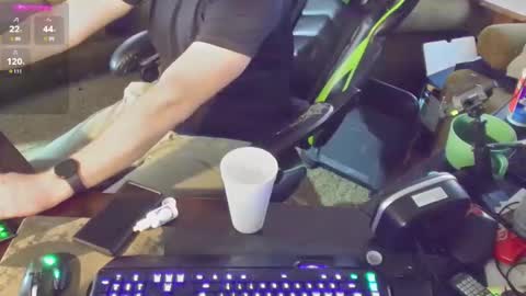 Snapshot of dotyoureyezez chatting on January 24, 9:58 pm DotYourEyezez  online show from January 24, 9:58 pm