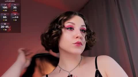 Snapshot of doublee_trouble chatting on February 6, 9:06 pm Eva ana Liza online show from February 6, 9:06 pm