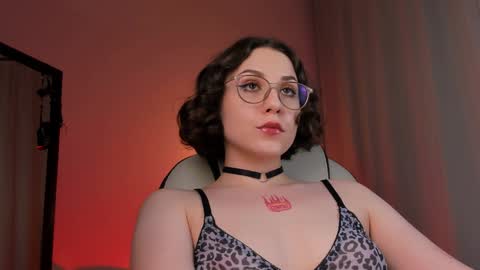 Snapshot of doublee_trouble chatting on February 26, 1:14 am Eva ana Liza online show from February 26, 1:14 am
