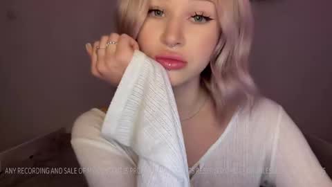 MOLLYYYY dont forget to give me a thumb up online show from January 13, 11:30 am