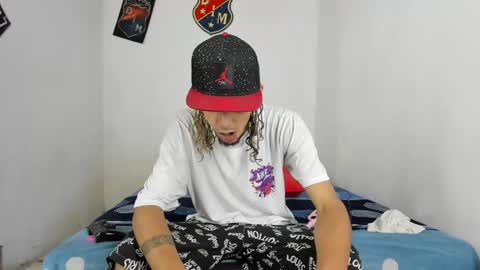 douglas_gallegos online show from February 1, 2:47 am