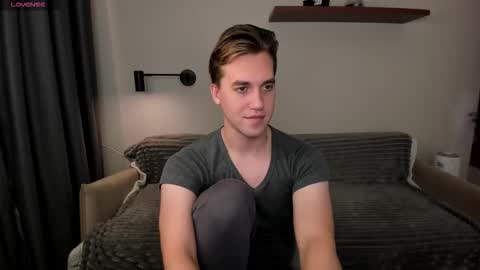 Mervin  online show from October 19, 9:19 pm