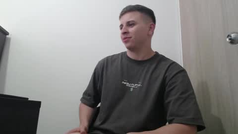 draco_boy2000 online show from October 21, 10:57 pm