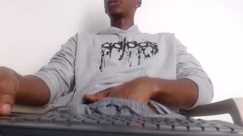 Snapshot of drake_brown_23 chatting on September 30, 4:12 am Drake 23 online show from September 30, 4:12 am