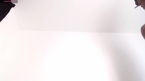Snapshot of drake_brown_23 chatting on October 17, 10:47 pm Drake 23 online show from October 17, 10:47 pm