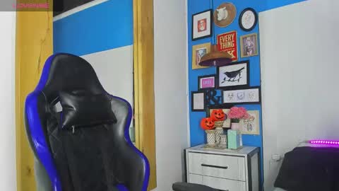 ---Drake--- online show from October 31, 11:16 pm