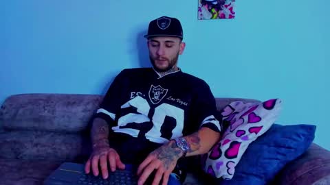 Snapshot of drako_lamar chatting on October 7, 2:07 am Drako online show from October 7, 2:07 am