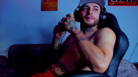 Snapshot of drako_lamar chatting on October 15, 2:15 am Drako online show from October 15, 2:15 am
