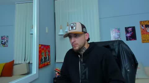 Snapshot of drako_lamar chatting on March 3, 12:17 pm Drako online show from March 3, 12:17 pm