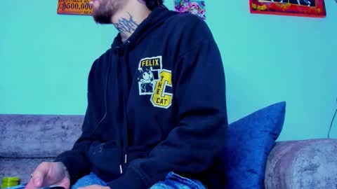 Snapshot of drako_lamar chatting on October 17, 2:26 am Drako online show from October 17, 2:26 am