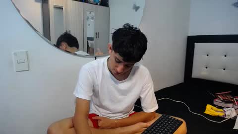 -- nicolle and jhon -- online show from November 19, 4:12 am