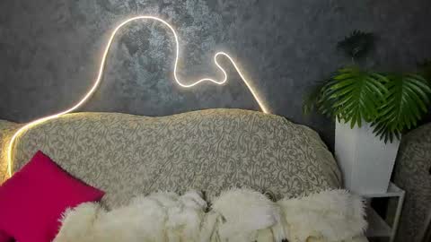 Olivia online show from March 5, 7:28 am