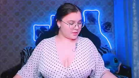 dreamforyoue2 online show from October 22, 7:15 pm