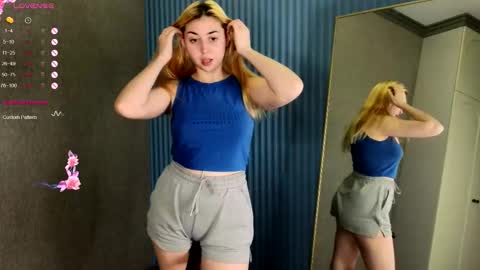 Snapshot of dreamhannah chatting on October 9, 8:36 pm Hannah online show from October 9, 8:36 pm