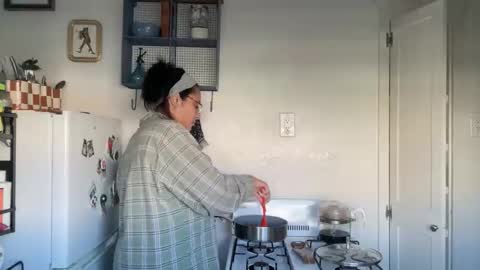 RIRI OR DREAMY online show from February 7, 4:32 pm